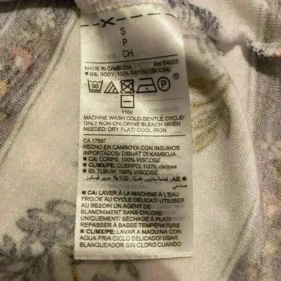 Old Navy tank top with blue & white floral pattern women’s size SP - Picture 4 of 5